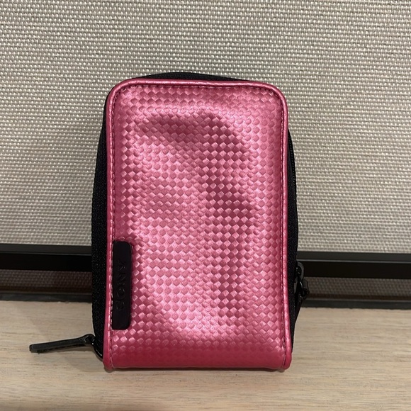 Sony Camera Case with Hook (LCS-CSVC) - Picture 1 of 7